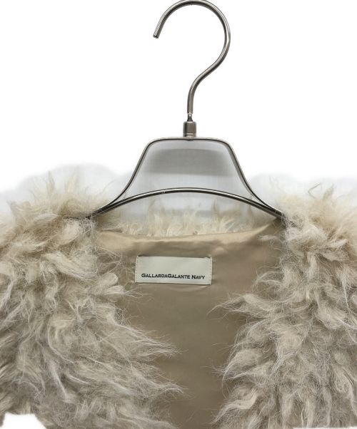 GALLARDA GALANTE NAVY（ガリャルダガランテネイビー）GALLARDA GALANTE NAVY (ガリャルダガランテネイビー) フェイクファーベスト ガリャルダガランテ ベージュ サイズ:free 未使用品の古着・服飾アイテム