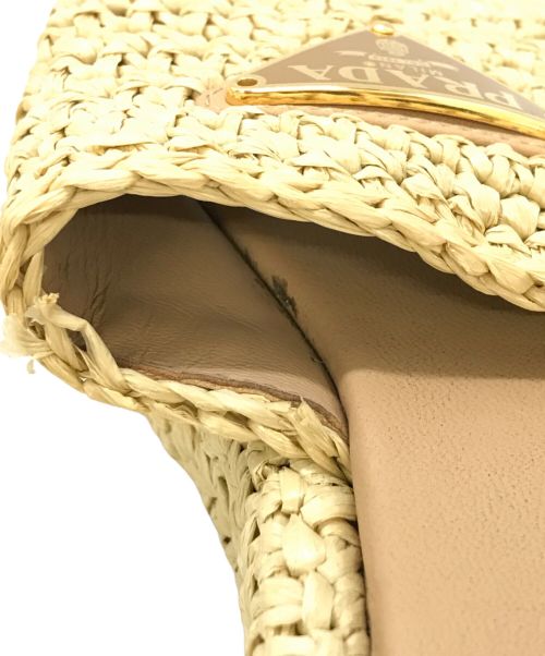 PRADA（プラダ）PRADA (プラダ) クロシェ フラットフォーム スライドサンダル ベージュ サイズ:35の古着・服飾アイテム