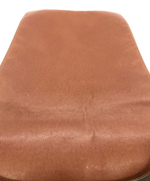 LOUIS VUITTON（ルイ ヴィトン）LOUIS VUITTON (ルイ ヴィトン) ショルダーバッグ ブラウンの古着・服飾アイテム