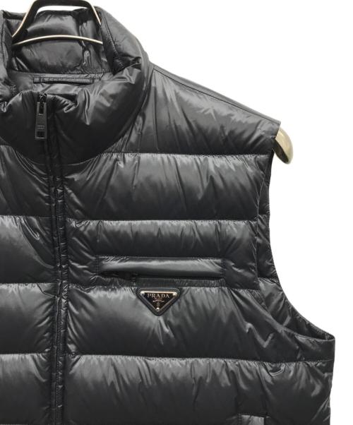 PRADA（プラダ）PRADA (プラダ) ロゴプレートダウンベスト ブラック サイズ:50の古着・服飾アイテム