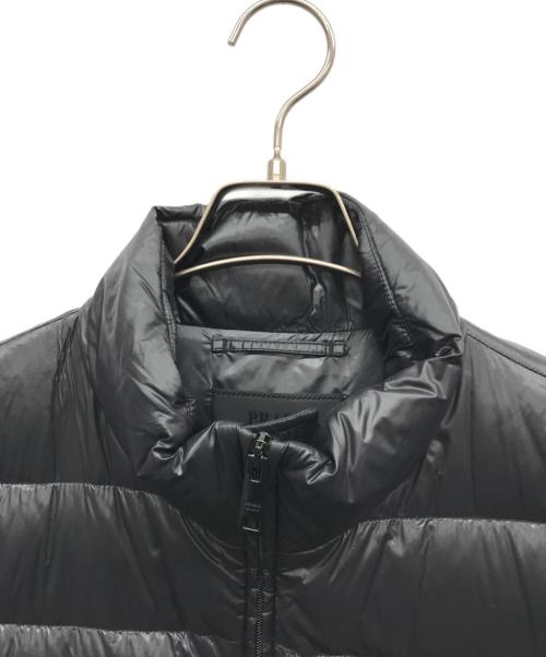 PRADA（プラダ）PRADA (プラダ) ロゴプレートダウンベスト ブラック サイズ:50の古着・服飾アイテム