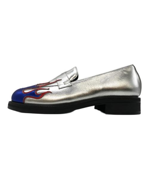 TENDER PERSON（テンダ―パーソン）TENDER PERSON (テンダ―パーソン) FLAME PATTERN LOAFER シルバー サイズ:27の古着・服飾アイテム