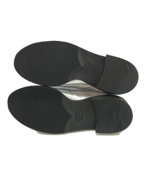 TENDER PERSON（テンダ―パーソン）TENDER PERSON (テンダ―パーソン) FLAME PATTERN LOAFER シルバー サイズ:27の古着・服飾アイテム