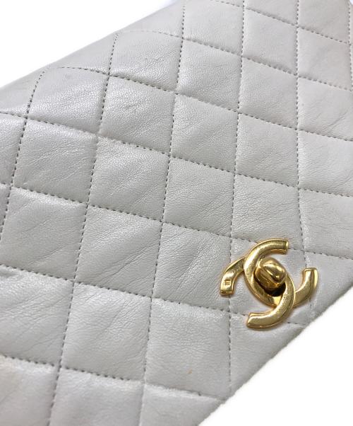 CHANEL（シャネル）CHANEL (シャネル) フルフラップマトラッセチェーンショルダーバック ホワイトの古着・服飾アイテム