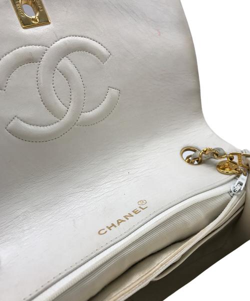 CHANEL（シャネル）CHANEL (シャネル) フルフラップマトラッセチェーンショルダーバック ホワイトの古着・服飾アイテム