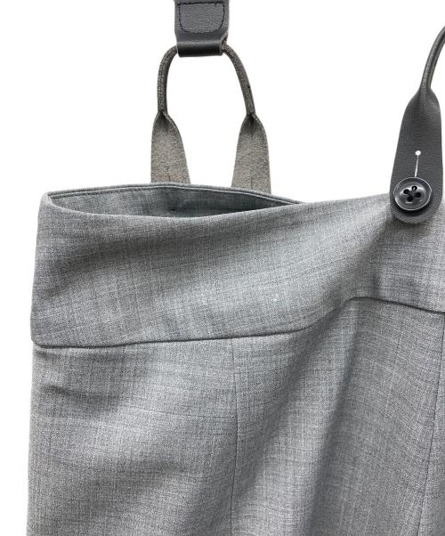 H BEAUTY&YOUTH（エイチ ビューティー&ユース）H BEAUTY&YOUTH (エイチ ビューティー&ユース) トロピカルハイウエストサスペンダーパンツ グレー サイズ:MEDIUM EU38の古着・服飾アイテム