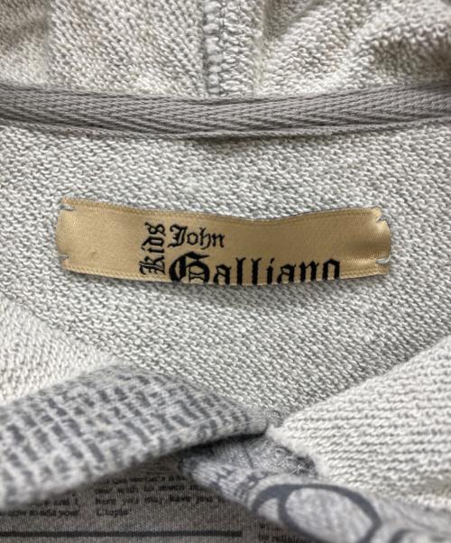 JOHN GALLIANO（ジョンガリアーノ）JOHN GALLIANO (ジョンガリアーノ) ニュースペーパーパーカー グレー サイズ:14の古着・服飾アイテム