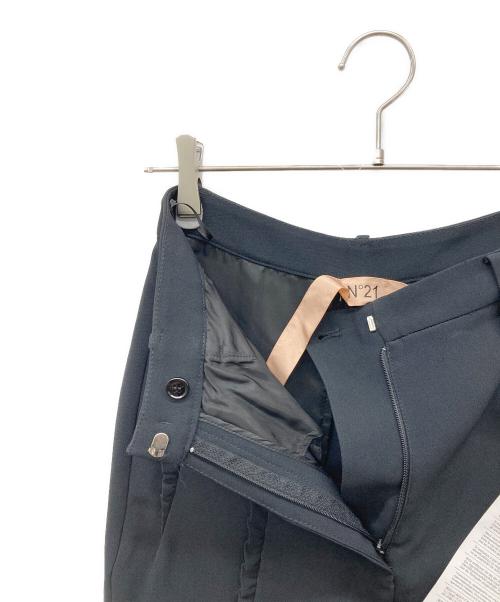 N°21 numero ventuno（ヌメロヴェントゥーノ）N°21 NUMERO VENTUNO (ヌメロヴェントゥーノ) スラックス ブラック サイズ:42の古着・服飾アイテム