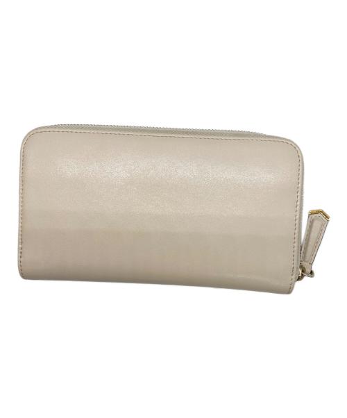 FENDI（フェンディ）FENDI (フェンディ) レインボースタッズ アイボリーの古着・服飾アイテム