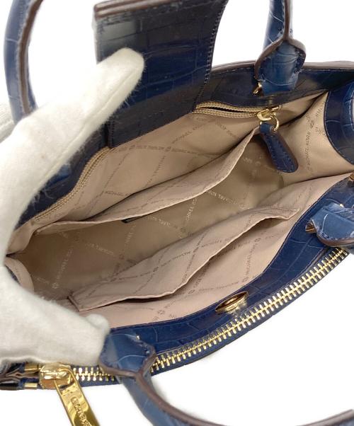 MICHAEL KORS（マイケル・コース）MICHAEL KORS (マイケルコース) 型押し2WAYショルダーバッグ ネイビーの古着・服飾アイテム