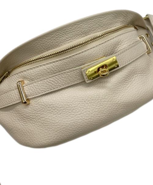 AULENTTI（オウレンティ）AULENTTI (オウレンティ) ウエストバッグ ベージュの古着・服飾アイテム