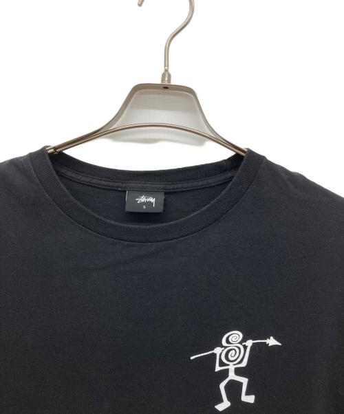 stussy（ステューシー）stussy (ステューシー) プリントTシャツ ブラック サイズ:SMALLの古着・服飾アイテム