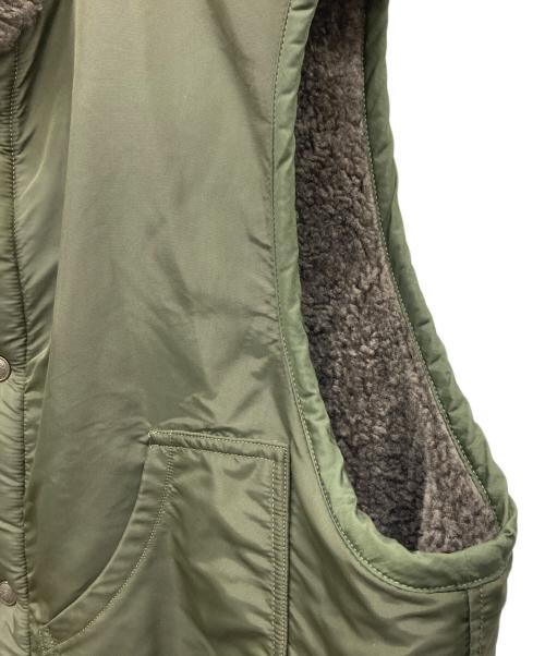 45R（フォーティファイブ・アール）45R (フォーティファイブ・アール) ボアナイロンリバーシブルベスト グレー×カーキ サイズ:6の古着・服飾アイテム