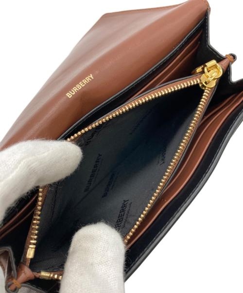 BURBERRY（バーバリー）BURBERRY (バーバリー) ハルトンフラップ財布 ブラウンの古着・服飾アイテム