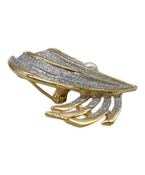 MIKIMOTO（ミキモト）MIKIMOTO (ミキモト) パール付きブローチ ゴールドの古着・服飾アイテム