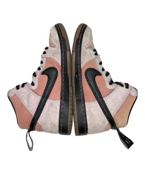 NIKE（ナイキ）NIKE (ナイキ) KCDC Brooklyn Skateshop (ブルックリン スケートショップ) SB DUNK HIGH PRO QS ピンク サイズ:US8.5の古着・服飾アイテム