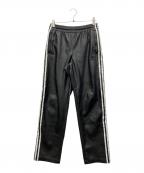 adidasアディダス）の古着「フェイクレザートラックパンツ」｜ブラック