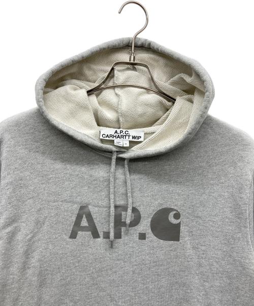 A.P.C.（アーペーセー）A.P.C. (アーペーセー) CARHARTT WIP (カーハート ワークインプログレス) ロゴパーカー グレー サイズ:XLの古着・服飾アイテム
