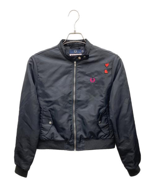 AMY WINEHOUSE（アイミー・ワインハウス）AMY WINEHOUSE (アイミー・ワインハウス) FRED PERRY (フレッドペリー) ジャケット ブラック サイズ:UK10の古着・服飾アイテム