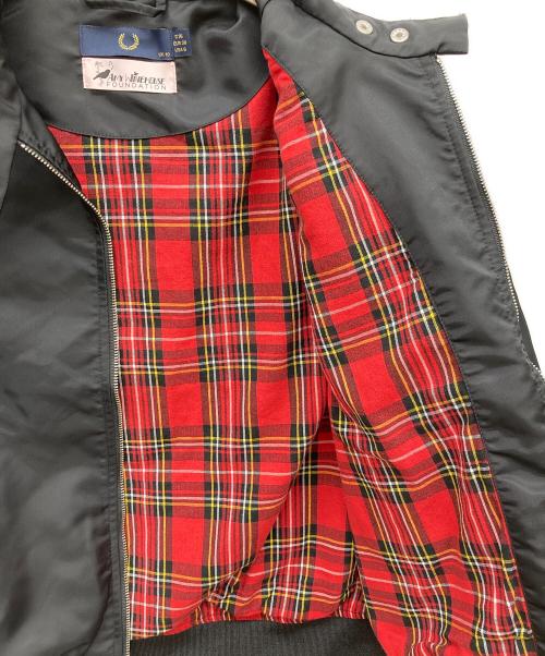 AMY WINEHOUSE（アイミー・ワインハウス）AMY WINEHOUSE (アイミー・ワインハウス) FRED PERRY (フレッドペリー) ジャケット ブラック サイズ:UK10の古着・服飾アイテム