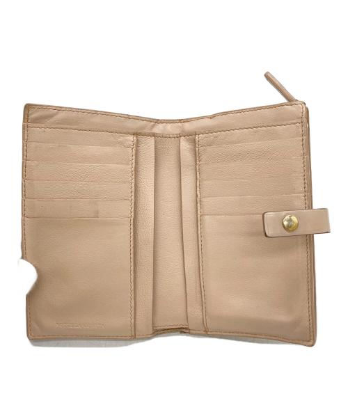 BOTTEGA VENETA（ボッテガベネタ）BOTTEGA VENETA (ボッテガベネタ) ミディアム二つ折りウォレット ベージュの古着・服飾アイテム