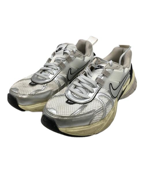 NIKE（ナイキ）NIKE (ナイキ) V2K RUN Women's シルバー サイズ:US7.5の古着・服飾アイテム