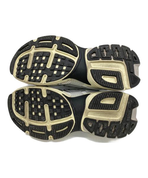 NIKE（ナイキ）NIKE (ナイキ) V2K RUN Women's シルバー サイズ:US7.5の古着・服飾アイテム