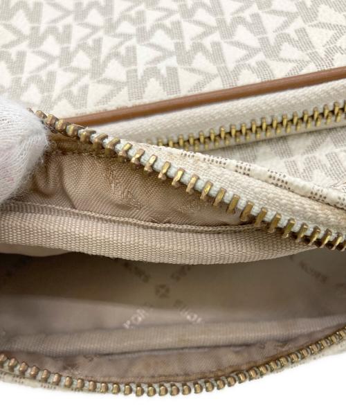 MICHAEL KORS（マイケルコース）MICHAEL KORS (マイケルコース) モノグラムショルダーバッグ ベージュの古着・服飾アイテム