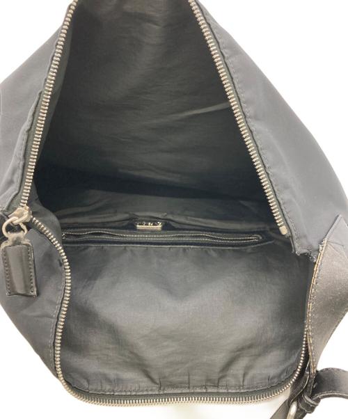 FENDI（フェンディ）FENDI (フェンディ) ショルダーバッグ ブラックの古着・服飾アイテム