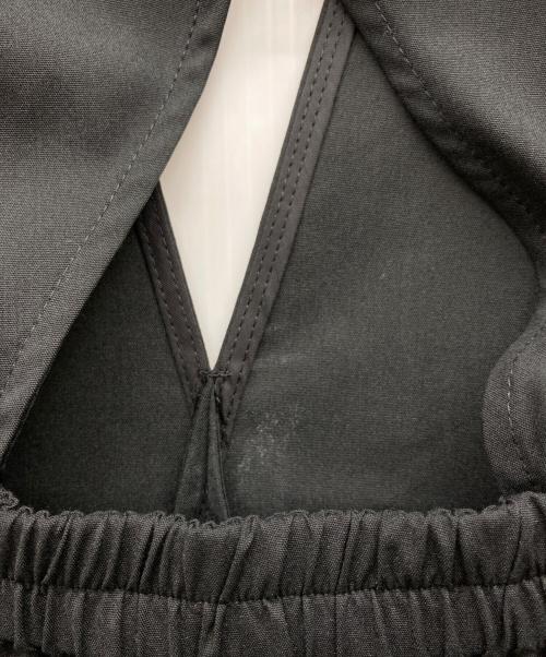 LE PHIL（ル フィル）LE PHIL (ル フィル) バッククロスプリーツワンピース ブラックの古着・服飾アイテム