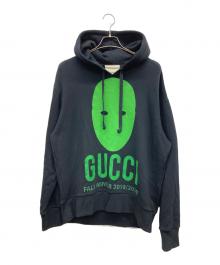 GUCCI（グッチ）の古着「MANIFESTO SWEATSHIRT」｜ブラック