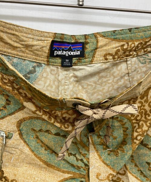 Patagonia（パタゴニア）Patagonia (パタゴニア) Wavefarer Board Shorts ベージュ サイズ:MEN'S 30の古着・服飾アイテム