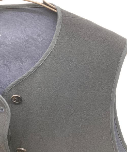 UNIVERSAL PRODUCTS.（ユニバーサルプロダクツ）UNIVERSAL PRODUCTS. (ユニバーサルプロダクツ) リバーシブルベスト ブラック サイズ:2の古着・服飾アイテム