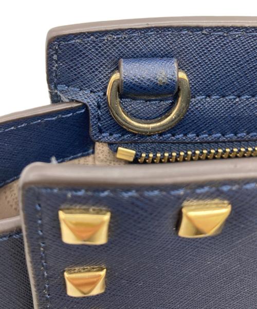 MICHAEL KORS（マイケル・コース）MICHAEL KORS (マイケルコース) ロックスタッズ 2WAYショルダーバッグ ネイビーの古着・服飾アイテム