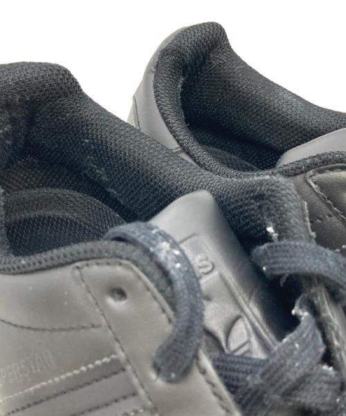 adidas（アディダス）adidas (アディダス) SUPER STAR ブラック サイズ:US6の古着・服飾アイテム