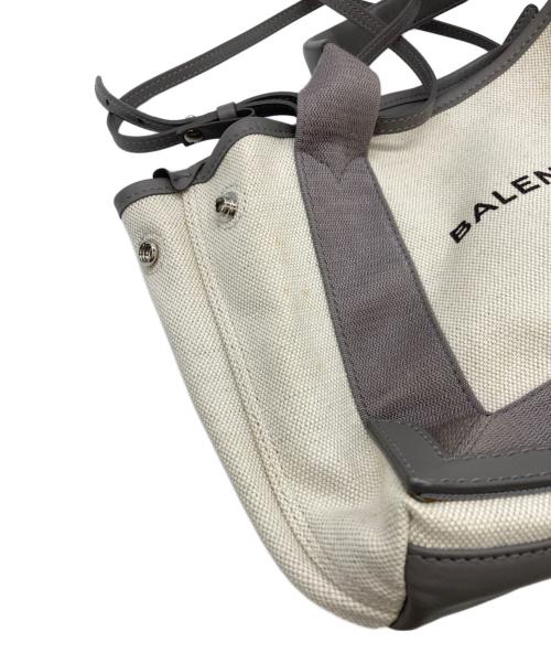 BALENCIAGA（バレンシアガ）BALENCIAGA (バレンシアガ) ネイビーカバスXS ホワイトの古着・服飾アイテム