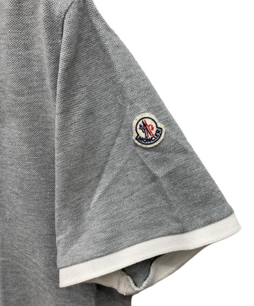 MONCLER（モンクレール）MONCLER (モンクレール) ポロシャツ グレー サイズ:XLの古着・服飾アイテム