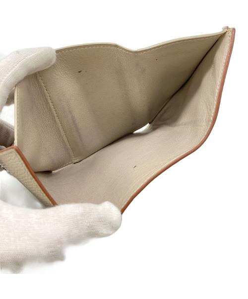 LOEWE（ロエベ）LOEWE (ロエベ) 3つ折り財布 アイボリーの古着・服飾アイテム