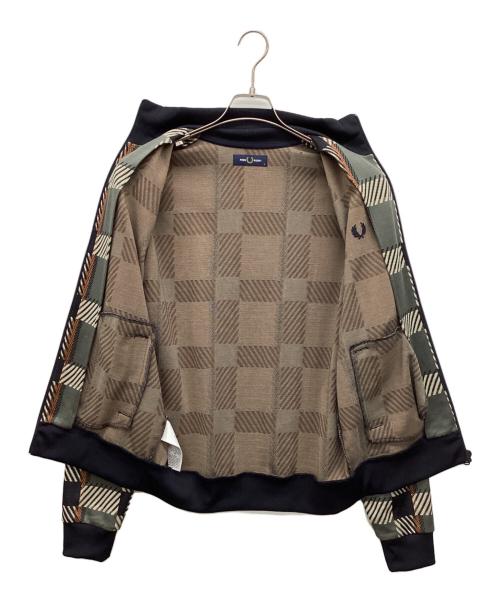 FRED PERRY（フレッドペリー）FRED PERRY (フレッドペリー) グリッチタータントラックジャケット ブラウン サイズ:Mの古着・服飾アイテム