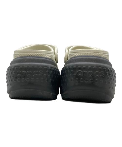 crocs（クロックス）crocs (クロックス) 厚底サンダル ホワイト×ブラック サイズ:M7 W9の古着・服飾アイテム