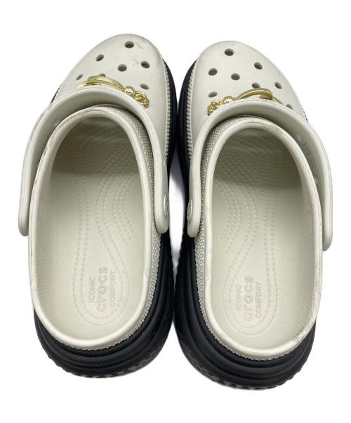 crocs（クロックス）crocs (クロックス) 厚底サンダル ホワイト×ブラック サイズ:M7 W9の古着・服飾アイテム