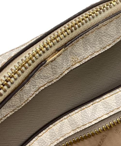 MICHAEL KORS（マイケル・コース）MICHAEL KORS (マイケル・コース) ショルダーバッグ ホワイトの古着・服飾アイテム