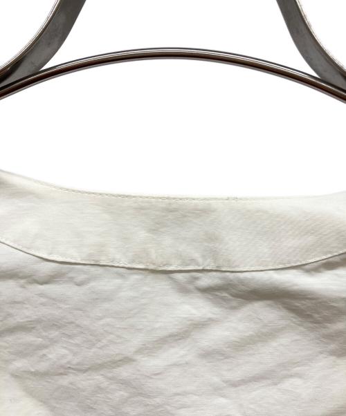 Adam et Rope（アダム エ ロペ）Adam et Rope (アダム エ ロペ) ペプラムジップブラウス アイボリー サイズ:Fの古着・服飾アイテム