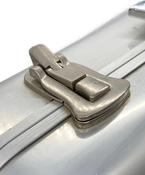 ZERO HALLIBURTON（ゼロ ハリバートン）ZERO HALLIBURTON (ゼロ ハリバートン) メタルアタッシュケース シルバーの古着・服飾アイテム