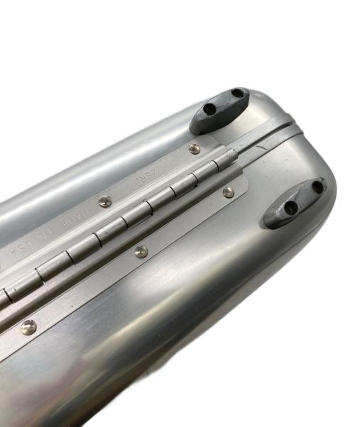 ZERO HALLIBURTON（ゼロ ハリバートン）ZERO HALLIBURTON (ゼロ ハリバートン) メタルアタッシュケース シルバーの古着・服飾アイテム