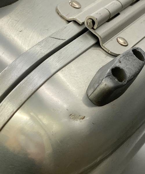 ZERO HALLIBURTON（ゼロ ハリバートン）ZERO HALLIBURTON (ゼロ ハリバートン) メタルアタッシュケース シルバーの古着・服飾アイテム