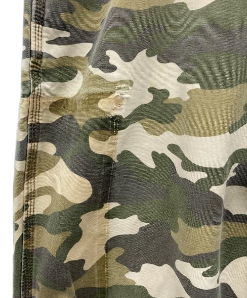 CarHartt（カーハート）CarHartt (カーハート) カットオフカモ柄カーゴパンツ カーキ サイズ:38×32の古着・服飾アイテム