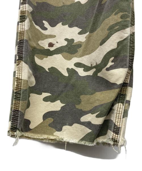 CarHartt（カーハート）CarHartt (カーハート) カットオフカモ柄カーゴパンツ カーキ サイズ:38×32の古着・服飾アイテム