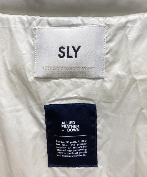 SLY（スライ）SLY (スライ) FINE TOUCH LOFTECH PUFFER ジャケット アイボリー サイズ:１の古着・服飾アイテム