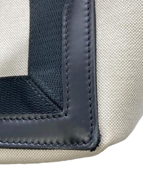 BALENCIAGA（バレンシアガ）BALENCIAGA (バレンシアガ) カバスS アイボリー×ブラックの古着・服飾アイテム